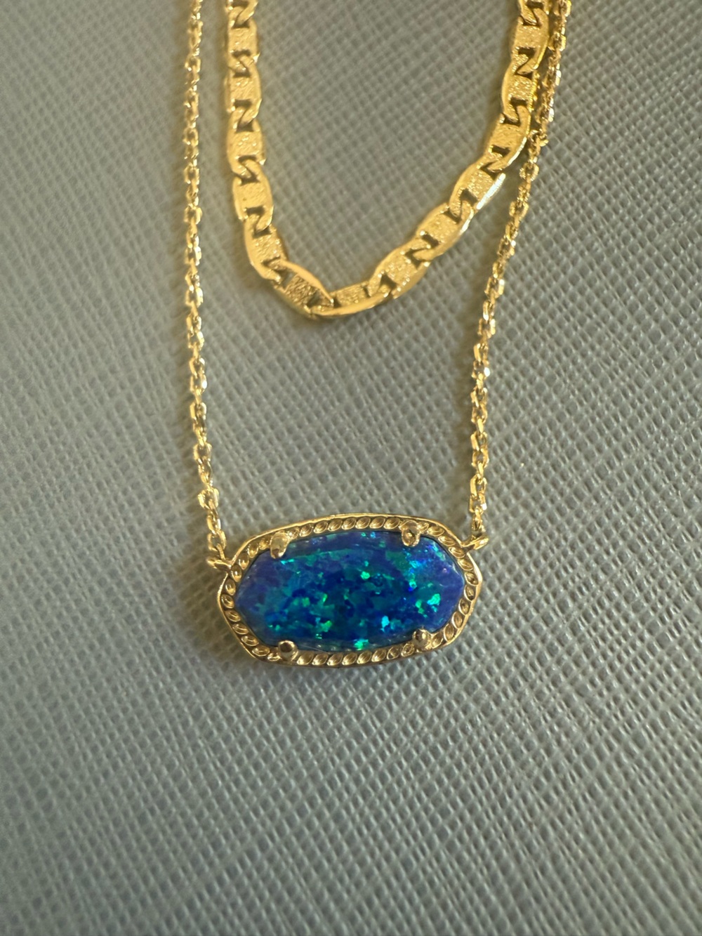 Kendra Scott Elisa Multi Strand
Gold Pendant Necklace In
Ocean Blue Opal - Picture 2 of 7